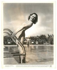 6m698 OLIVIA DE HAVILLAND 8x10 still '40s close up in sexy swimsuit getting out of the pool!