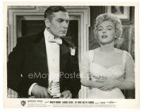 6m746 PRINCE & THE SHOWGIRL 8x10 still '57 sexy Marilyn Monroe by Laurence Olivier pouring drink!