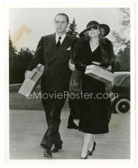 6m976 WILLIAM POWELL 8x10 news photo '38 with Mrs. Marino Bello visiting Jean Harlow's crypt!