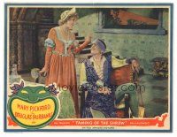 6s848 TAMING OF THE SHREW LC '29 Douglas Fairbanks smiles up at pretty Mary Pickford!
