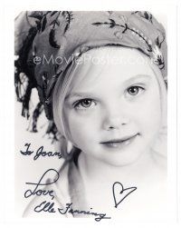 6t547 ELLE FANNING signed 8x10 REPRO still '90s super close up of the cute child actress!