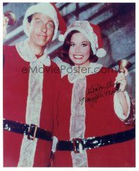 6t654 MARY TYLER MOORE signed color 8x10 REPRO still '90s with Dick Van Dyke in Santa suits!