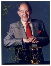6t710 ROBIN LEACH signed color 7.5x9.75 REPRO still '90s host of Lifestyles of the Rich and Famous!