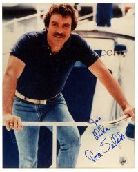 6t740 TOM SELLECK signed color 8x10 REPRO still '90s full-length portrait leaning on rail of boat!