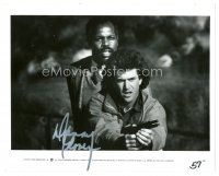 6t344 DANNY GLOVER signed 8x10 still '87 great close up with Mel Gibson in Lethal Weapon!