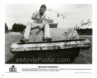 6t403 STEPHEN KING signed 8x10 still '86 making his directorial debut in Maximum Overdrive!
