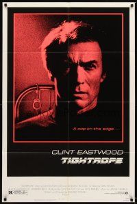 7b892 TIGHTROPE 1sh '84 Clint Eastwood is a cop on the edge, cool handcuff image!
