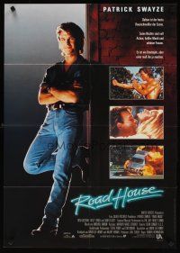 7c355 ROAD HOUSE German '89 full-length Patrick Swayze is the best bouncer in the business!