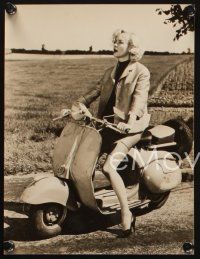 7j339 BARBARA LAAGE 2 7.25x9.5 stills '50s the sexy French actress on Vespa & with pearl necklace!