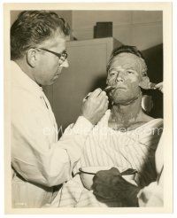 7j556 BEN-HUR candid deluxe 8x10 still '60 Charlton Heston has tons of makeup painted on his face!