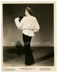 7j559 BEST YEARS OF OUR LIVES 8x10 still '47 full-length sexy Myrna Loy modeling fur coat!