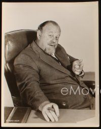 7j342 BURL IVES 2 8x10 stills '50s great close up at desk & in costume from Desire Under the Elms!