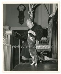 7j592 CASS TIMBERLANE candid 8x10 still '48 judge Spencer Tracy on courtroom set playing with cat!