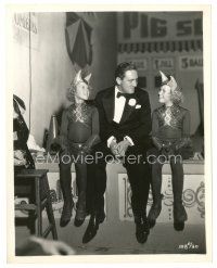 7j620 DANTE'S INFERNO candid 8x10 still '35 Spencer Tracy w/identical twin girls in devil costumes!