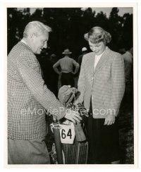 7j928 PAT & MIKE deluxe candid 8x10 still '52 Spencer Tracy golfs with champion Helen Dettweiler!