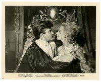 7j988 TOM JONES 8x10 still '63 Albert Finney in the title role romancing pretty Joan Greenwood!