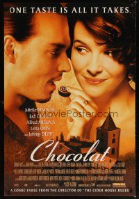 7p186 CHOCOLAT int'l DS 1sh '00 Johnny Depp, Juliette Binoche, one taste is all it takes!