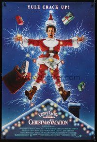 7p490 NATIONAL LAMPOON'S CHRISTMAS VACATION 1sh '89 Consani art of Chevy Chase, yule crack up!