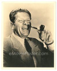 7s150 BOB BURNS deluxe 8x10 still '30s laughing portrait of the comedian holding his pipe!