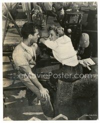 7s004 CLASH BY NIGHT candid 7.5x9.25 still '52 sexy Marilyn Monroe flirting with Keith Andes on set