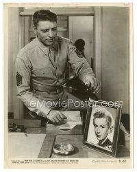 7s320 FROM HERE TO ETERNITY 8x10 still '53 Burt Lancaster with photo of Deborah Kerr at desk!