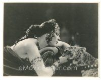 7s477 KING OF KINGS 7.5x9.5 still '27 c/u of Jacqueline Logan as Mary Magdalene with real leopard!
