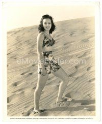 7s694 PEGGY MORAN 8x10 still '39 posing in swimsuit on sandy California beach with a bright smile!
