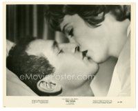 7s927 TORN CURTAIN 8x10 still '66 best kiss c/u of Paul Newman & Julie Andrews, Alfred Hitchcock