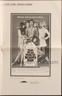 7y738 HERE WE GO ROUND THE MULBERRY BUSH pressbook '68 Judy Geeson, Barry Evans, English sex!