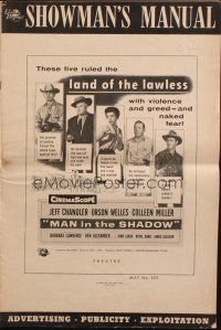 7y818 MAN IN THE SHADOW pressbook '58 Jeff Chandler, Orson Welles & Colleen Miller, a lawless land