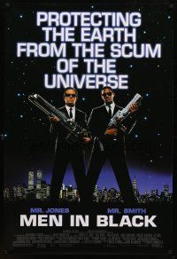8b455 MEN IN BLACK 1sh '97 Will Smith & Tommy Lee Jones protecting Earth!