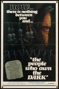 8b543 PEOPLE WHO OWN THE DARK 1sh '76 Spanish horror, there is nothing between you and them now!