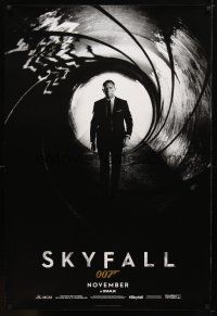8b657 SKYFALL IMAX teaser DS 1sh '12 cool image of Daniel Craig as Bond in gun barrel, newest 007!