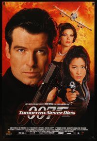 8b755 TOMORROW NEVER DIES video 1sh '97 Pierce Brosnan as Bond, Michelle Yeoh, sexy Teri Hatcher!