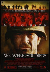 8b784 WE WERE SOLDIERS advance 1sh '02 close-up of Vietnam soldier Mel Gibson!