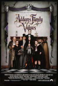 8h014 ADDAMS FAMILY VALUES DS 1sh '93 Christina Ricci, the family just got a little stranger!