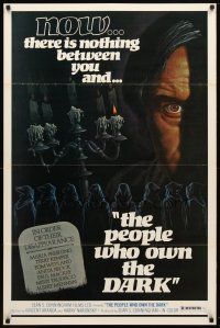 8h590 PEOPLE WHO OWN THE DARK 1sh '76 Spanish horror, there is nothing between you and them now!