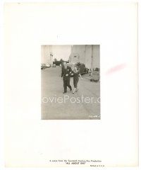8k078 ALL ABOUT EVE candid 8x10 still '50 George Sanders & Anne Baxter walking on the studio lot!