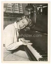 8k813 ROSEMARY CLOONEY 8x10 still '50s great portrait smiling really big & playing the piano!