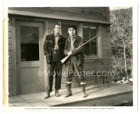 8k885 SPOILERS 8x10 key book still '42 full-length John Wayne & Harry Carey with rifle!