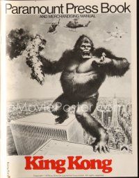 8m726 KING KONG pressbook '76 John Berkey art of BIG Ape on the Twin Towers!