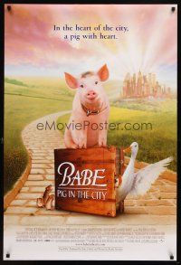 8s053 BABE PIG IN THE CITY DS 1sh '98 cute image of director George Miller's talking pig!