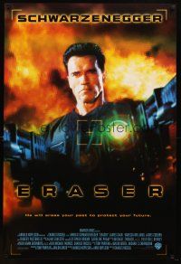 9a249 ERASER int'l 1sh '96 cool image of Arnold Schwarzenegger with two giant guns!