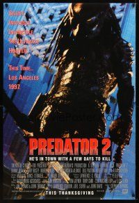 9a581 PREDATOR 2 advance DS 1sh '90 great full-length image of alien hunter in L.A.!