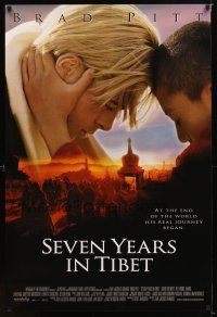 9a648 SEVEN YEARS IN TIBET int'l DS 1sh '97 adventurer Brad Pitt, Jean-Jacques Annaud!