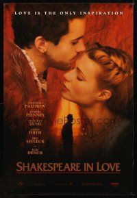 9a652 SHAKESPEARE IN LOVE teaser 1sh '98 romantic close up of Gwyneth Paltrow & Joseph Fiennes!