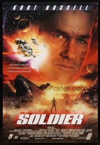 9a673 SOLDIER DS 1sh '98 huge close-up of Kurt Russell, wild sci-fi images!