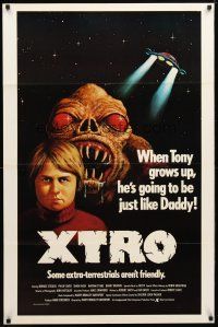 9a844 XTRO 1sh '83 some extra-terrestrials aren't friendly, creepy art of alien!