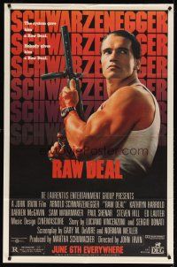 9c282 RAW DEAL half subway '86 great close up of tough guy Arnold Schwarzenegger with gun!