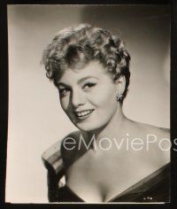 9j803 SHELLEY WINTERS 4 7.25x9.5 stills '50s in Behave Yourself, Diary of Anne Frank & holding fur!